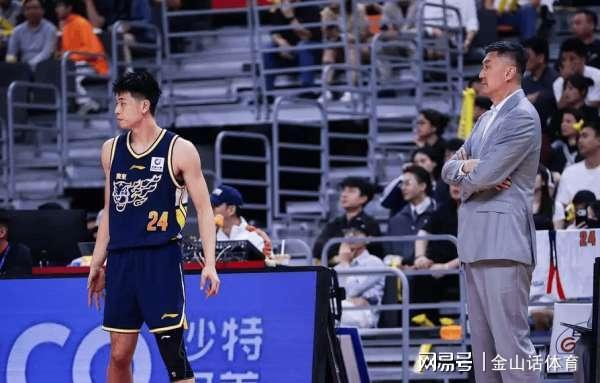 乐鱼体育-你可是现役国手啊？运动战0分+4失误+发球被断，主帅冲他一顿怒吼