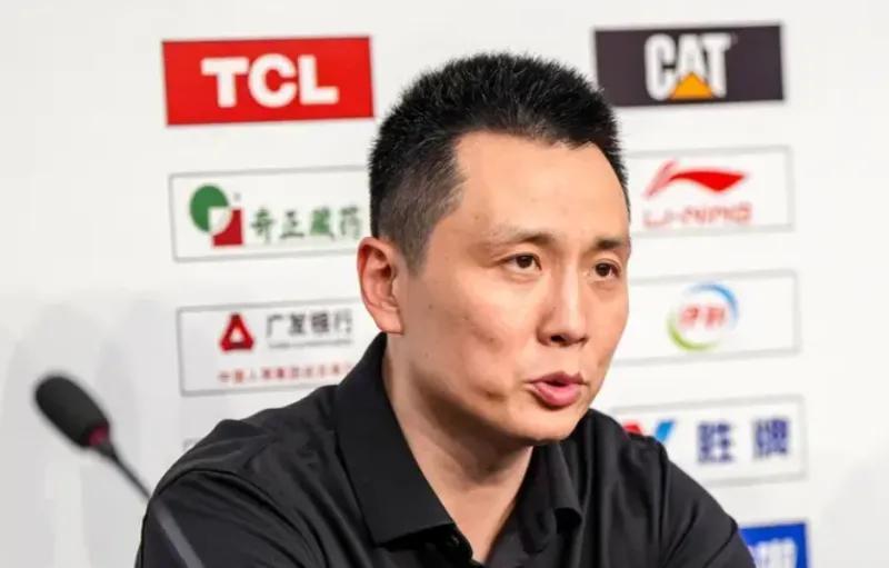 乐鱼leyu-上海丢G4发布会!卢伟表扬球员,拒谈判罚问题!弗格主动揽责!